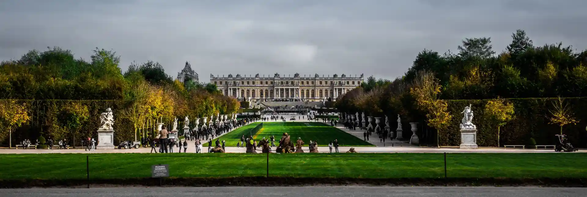 How to get to Versailles